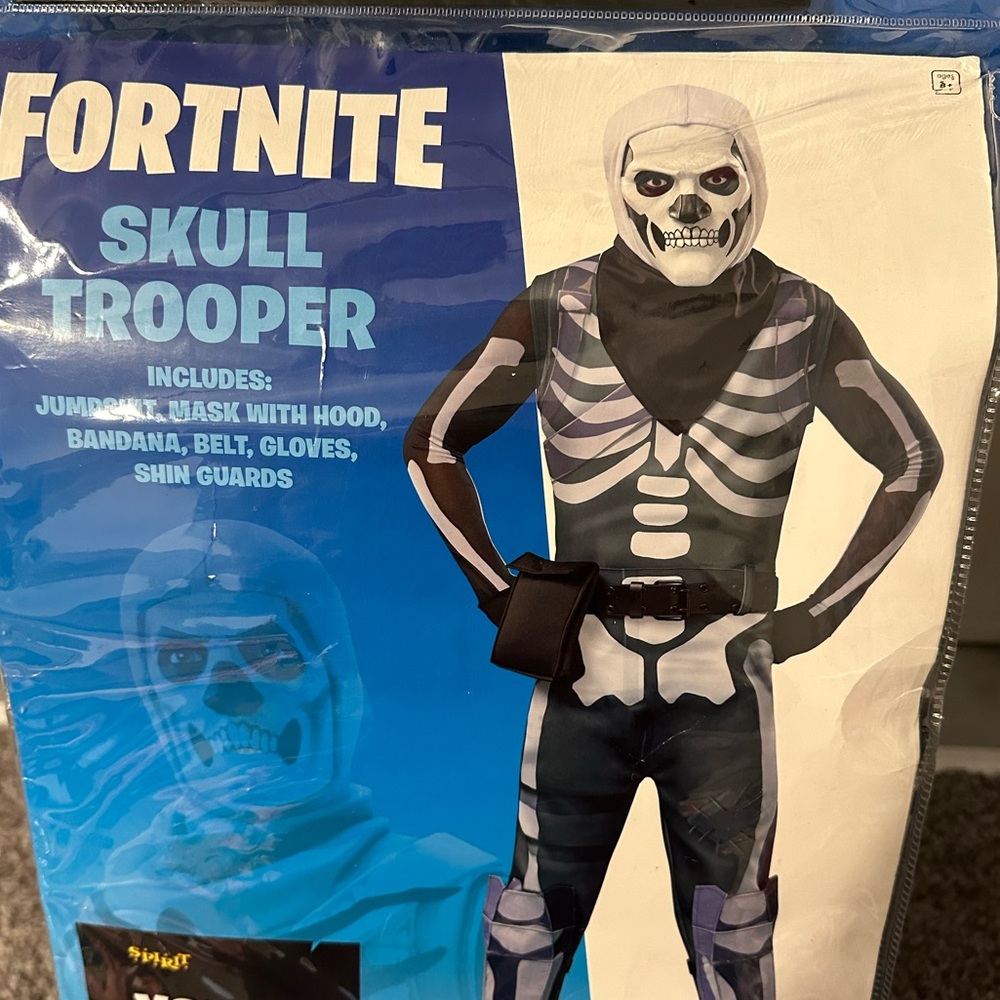 Fortnite costume skull trooper youth medium 8-10 with candy basket